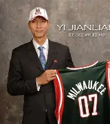 乐鱼体育-字母哥打爆雷霆内线